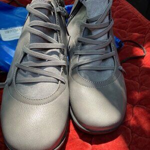 Harence Side Zipper Shoes